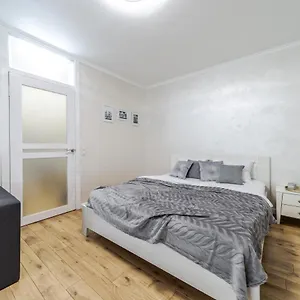 Inshiapartments On Knyazya Romana Апартаменты Львов
